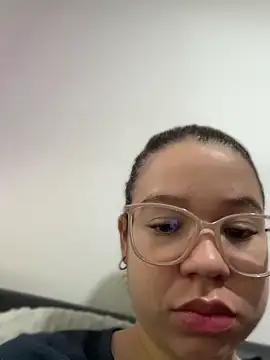 Lucyklein2022 online show from May 29, 2026, 3:51 pm