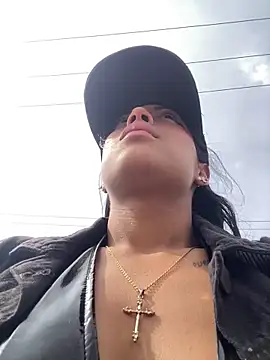 vaness weet online show from December 18, 2025, 7:18 pm