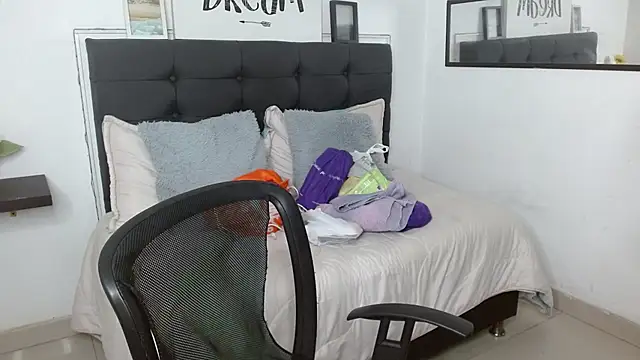 vaness weet online show from September 29, 2025, 7:30 pm