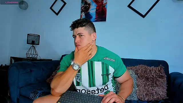 Leonsmoron online show from October 10, 2025, 10:54 pm