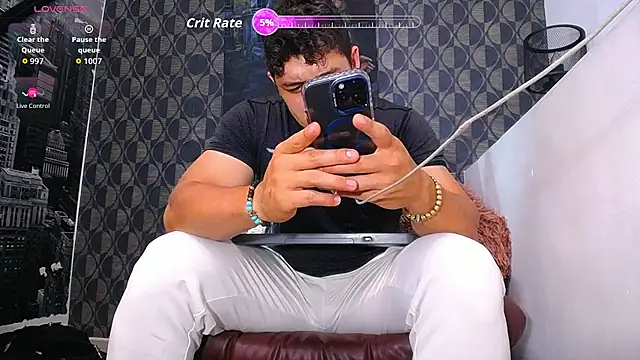 Leonsmoron online show from March 30, 2026, 11:17 pm