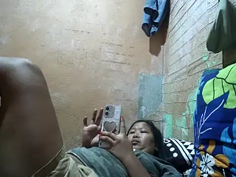 sweethotmom online show from March 14, 2025, 7:48 am