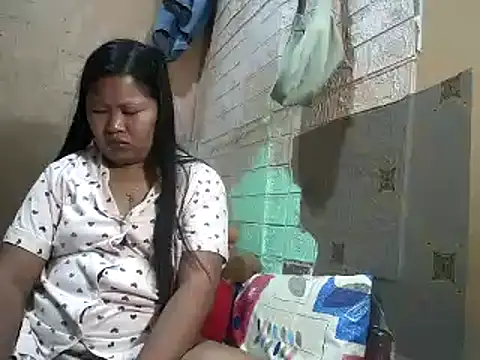 sweethotmom online show from March 18, 2025, 12:50 pm