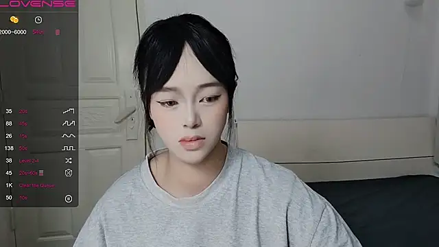 QiuPeiPeimmm online show from October 1, 2025, 8:30 am