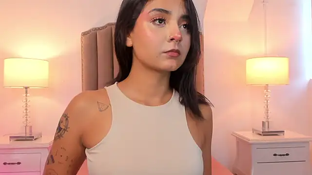 Emma Torres   online show from March 4, 2025, 11:51 am