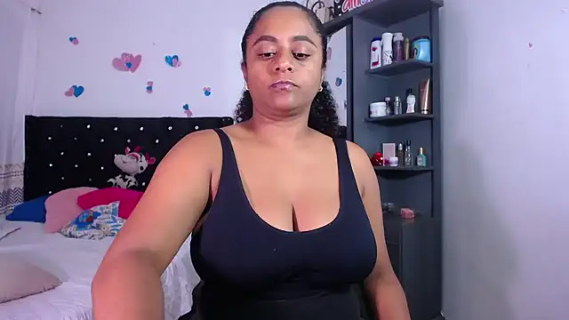 Snapshot of BellaKarla chatting on May 27, 2026, 8:16 pm BellaKarla online show from May 27, 2026, 8:16 pm