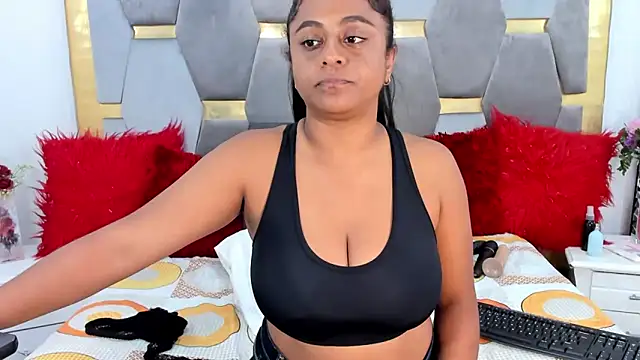 BellaKarla online show from January 24, 2025, 11:12 pm