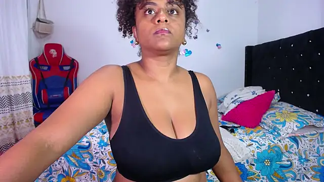 Snapshot of BellaKarla chatting on May 14, 2026, 11:46 pm BellaKarla online show from May 14, 2026, 11:46 pm