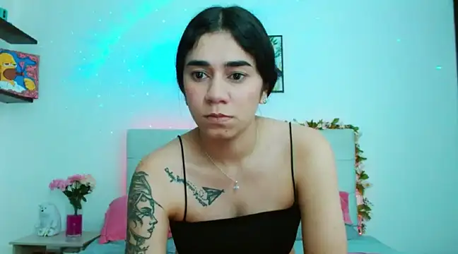 Snapshot of Layla_Rachel chatting on December 7, 2024, 11:07 pm Layla Rachel online show from December 7, 2024, 11:07 pm