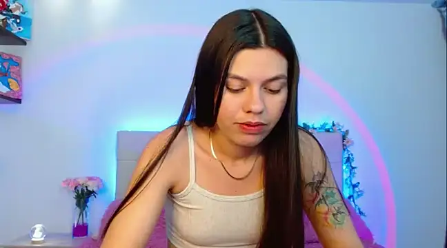 Snapshot of Layla_Rachel chatting on January 25, 2025, 1:32 am Layla Rachel online show from January 25, 2025, 1:32 am