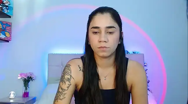Snapshot of Layla_Rachel chatting on March 1, 2025, 1:00 am Layla Rachel online show from March 1, 2025, 1:00 am