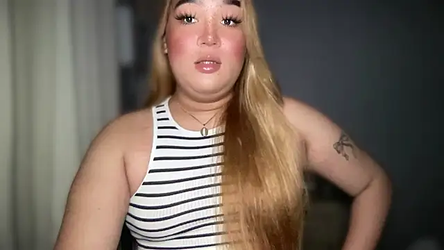 MissCataleyaxxx online show from November 3, 2025, 12:49 am