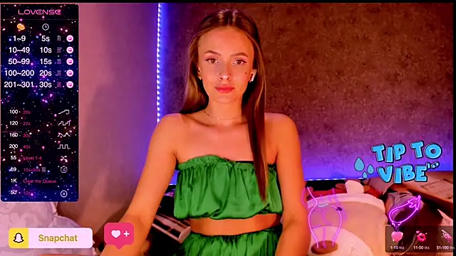 Snapshot of madina_taher chatting on February 8, 2025, 8:32 pm madina taher online show from February 8, 2025, 8:32 pm