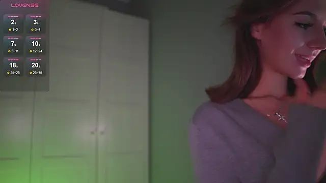 Snapshot of -JuicyMolly- chatting on October 28, 2025, 4:28 pm -JuicyMolly- online show from October 28, 2025, 4:28 pm