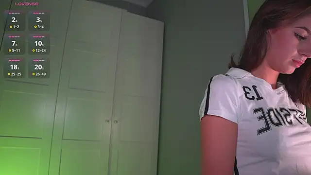 Snapshot of -JuicyMolly- chatting on October 4, 2025, 3:46 pm -JuicyMolly- online show from October 4, 2025, 3:46 pm