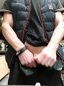 Snapshot of Xcoquinx chatting on February 19, 2025, 1:39 pm Xcoquinx online show from February 19, 2025, 1:39 pm