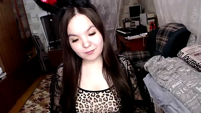 Snapshot of Var_Kiss chatting on February 17, 2025, 1:00 pm Var Kiss online show from February 17, 2025, 1:00 pm