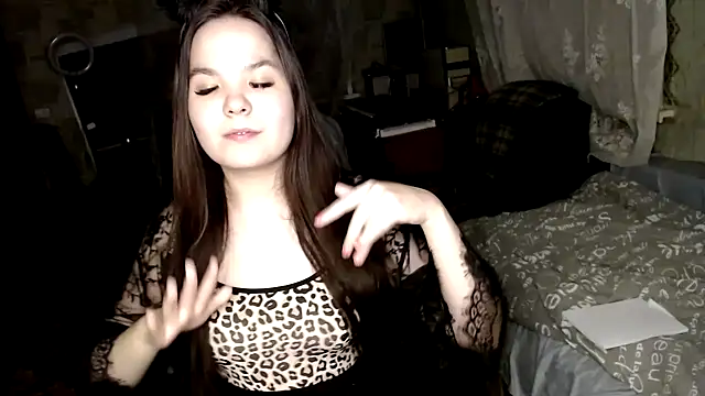 Snapshot of Var_Kiss chatting on February 26, 2025, 3:32 pm Var Kiss online show from February 26, 2025, 3:32 pm