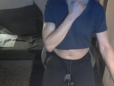 Snapshot of kiam471 chatting on February 19, 2026, 10:18 pm kiam471 online show from February 19, 2026, 10:18 pm