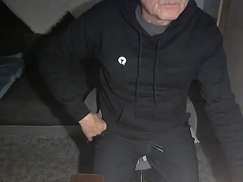 kiam471 online show from November 5, 2025, 6:55 pm