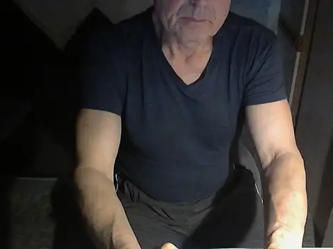 kiam471 online show from January 21, 2025, 8:54 pm