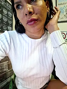 Doll Loren online show from October 1, 2025, 1:55 am