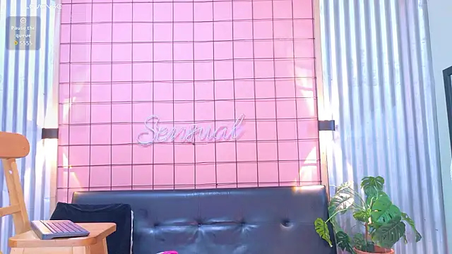 mensia hernandz online show from March 14, 2026, 1:28 pm