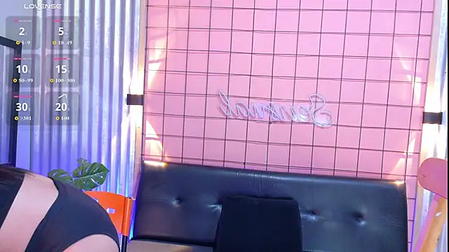 mensia hernandz online show from December 20, 2025, 1:25 pm