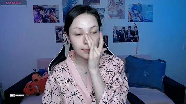 Snapshot of HugoMin chatting on December 21, 2024, 9:25 pm HugoMin online show from December 21, 2024, 9:25 pm