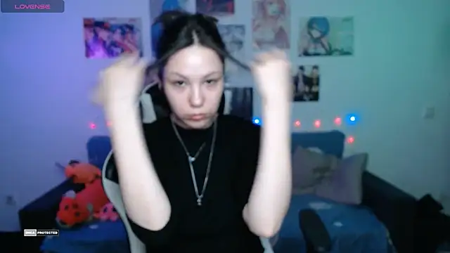 Snapshot of HugoMin chatting on January 5, 2025, 9:47 pm HugoMin online show from January 5, 2025, 9:47 pm