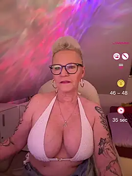German Milf online show from May 25, 2026, 12:59 pm