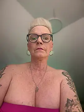 German Milf online show from March 11, 2026, 2:33 pm