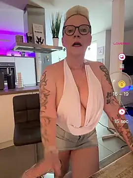 German Milf online show from May 27, 2026, 1:07 pm