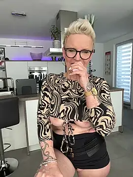 German Milf online show from March 20, 2025, 2:21 pm