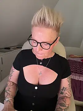 German Milf online show from January 6, 2026, 10:19 am