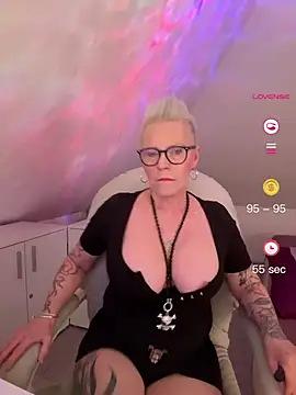 German Milf online show from May 17, 2026, 1:00 pm