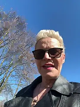 German Milf online show from March 19, 2025, 12:56 pm