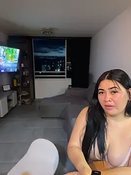 daniela henao online show from June 19, 2026, 11:42 pm