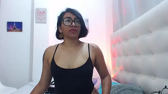 Snapshot of hornywife_ chatting on September 24, 2025, 7:09 pm hornywife online show from September 24, 2025, 7:09 pm