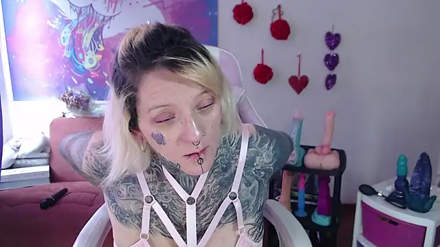 SLOPPYTITSS online show from February 17, 2025, 1:33 pm