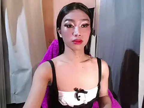 Snapshot of ToKeNa chatting on November 5, 2025, 8:17 am ToKeNa online show from November 5, 2025, 8:17 am