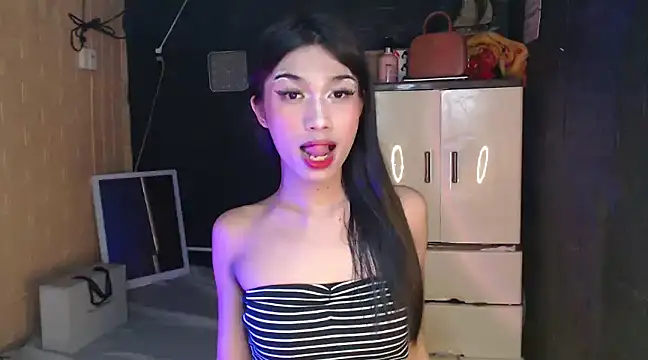 ToKeNa online show from February 7, 2025, 4:24 pm