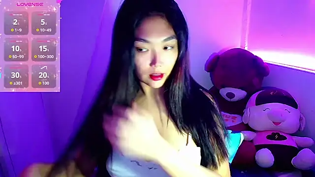 Snapshot of TR4NSCUTI3 chatting on October 20, 2025, 8:09 pm TR4NSCUTI3 online show from October 20, 2025, 8:09 pm