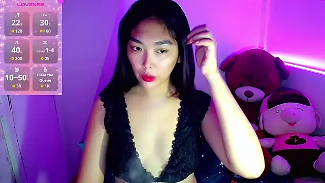 Snapshot of TR4NSCUTI3 chatting on October 15, 2025, 4:26 pm TR4NSCUTI3 online show from October 15, 2025, 4:26 pm