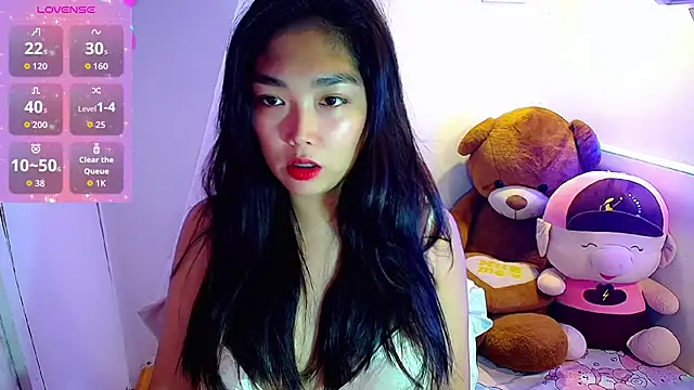 Snapshot of TR4NSCUTI3 chatting on September 26, 2025, 6:59 pm TR4NSCUTI3 online show from September 26, 2025, 6:59 pm