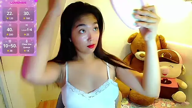 Snapshot of TR4NSCUTI3 chatting on September 21, 2025, 2:11 pm TR4NSCUTI3 online show from September 21, 2025, 2:11 pm