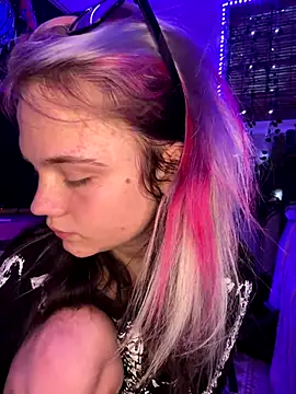 Snapshot of Cutiepiespanks chatting on September 17, 2025, 11:23 am Cutiepiespanks online show from September 17, 2025, 11:23 am