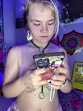 Snapshot of Cutiepiespanks chatting on October 22, 2025, 7:08 am Cutiepiespanks online show from October 22, 2025, 7:08 am