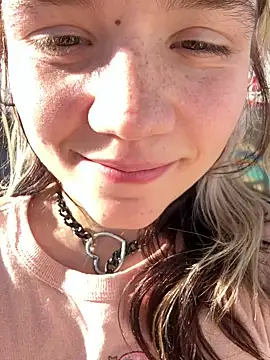 Snapshot of Cutiepiespanks chatting on October 19, 2025, 9:06 pm Cutiepiespanks online show from October 19, 2025, 9:06 pm