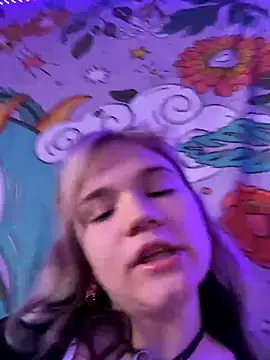 Snapshot of Cutiepiespanks chatting on October 6, 2025, 5:24 pm Cutiepiespanks online show from October 6, 2025, 5:24 pm